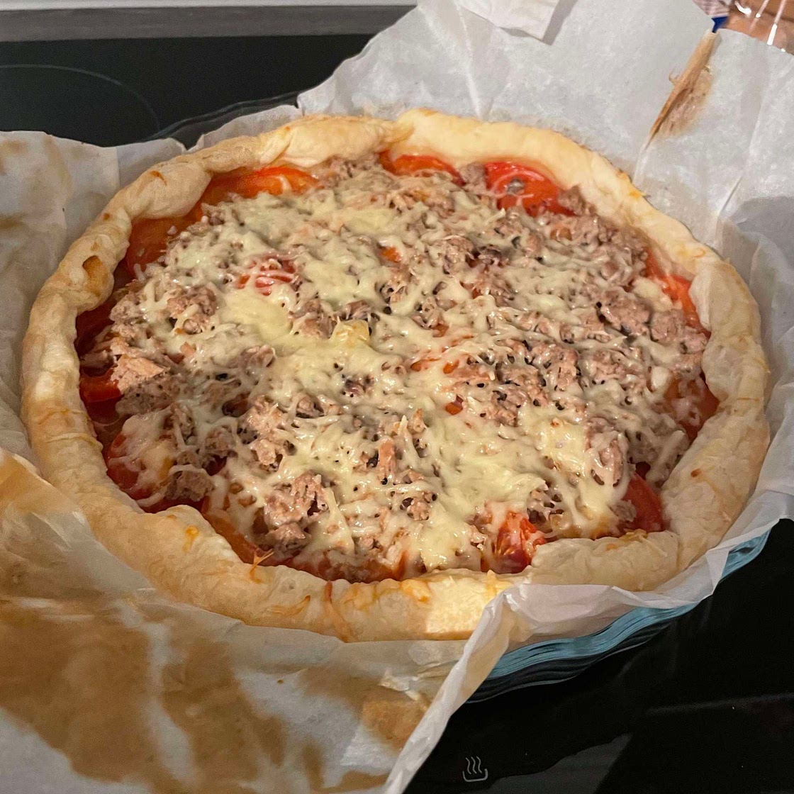 Tarte au thon, à la tomate et à la moutarde
