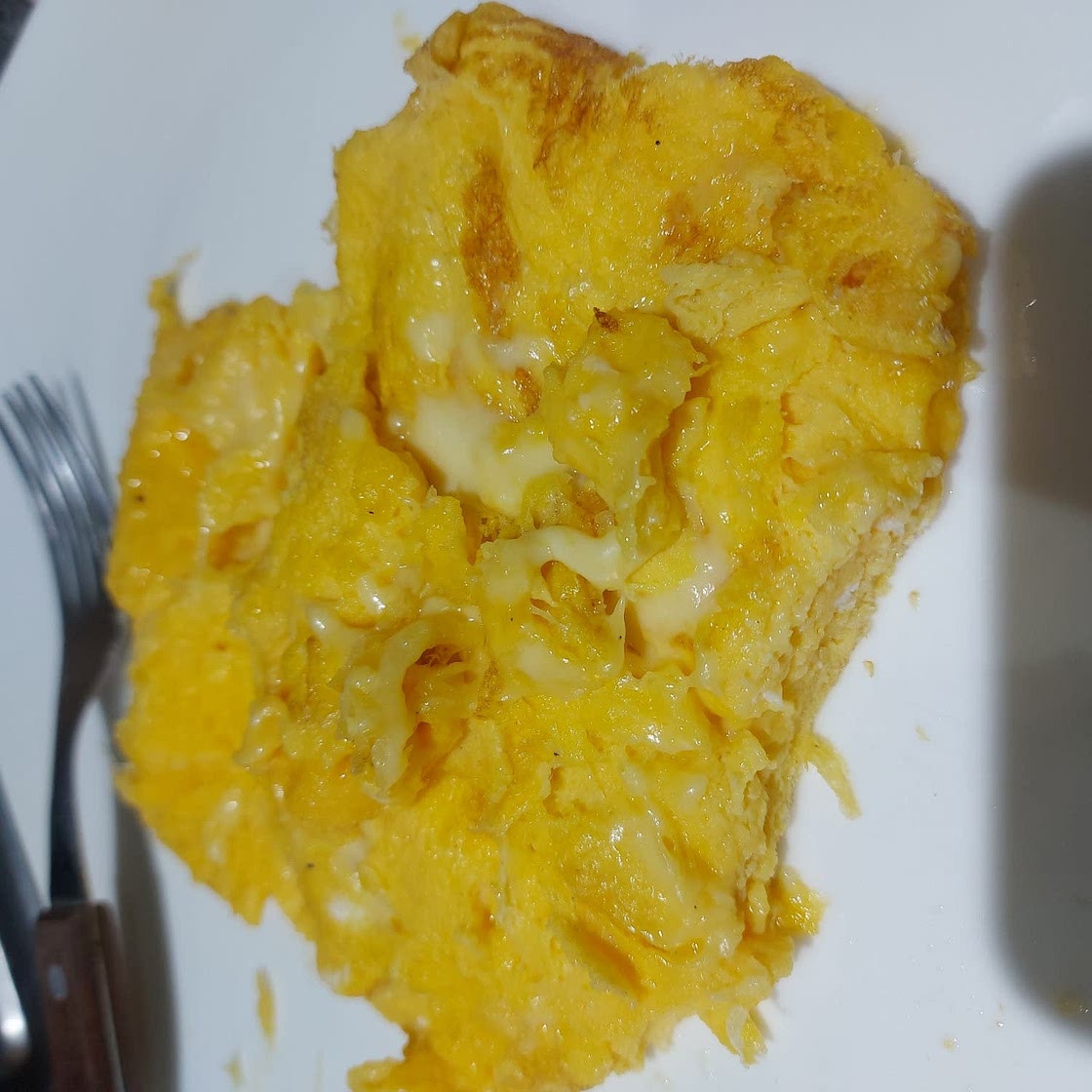 How to Make Fluffy Moist Scrambled Eggs