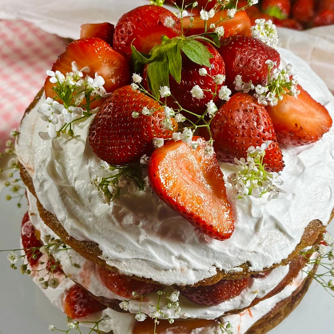 Gluten and Sugar Free Strawberry Cake 🍓