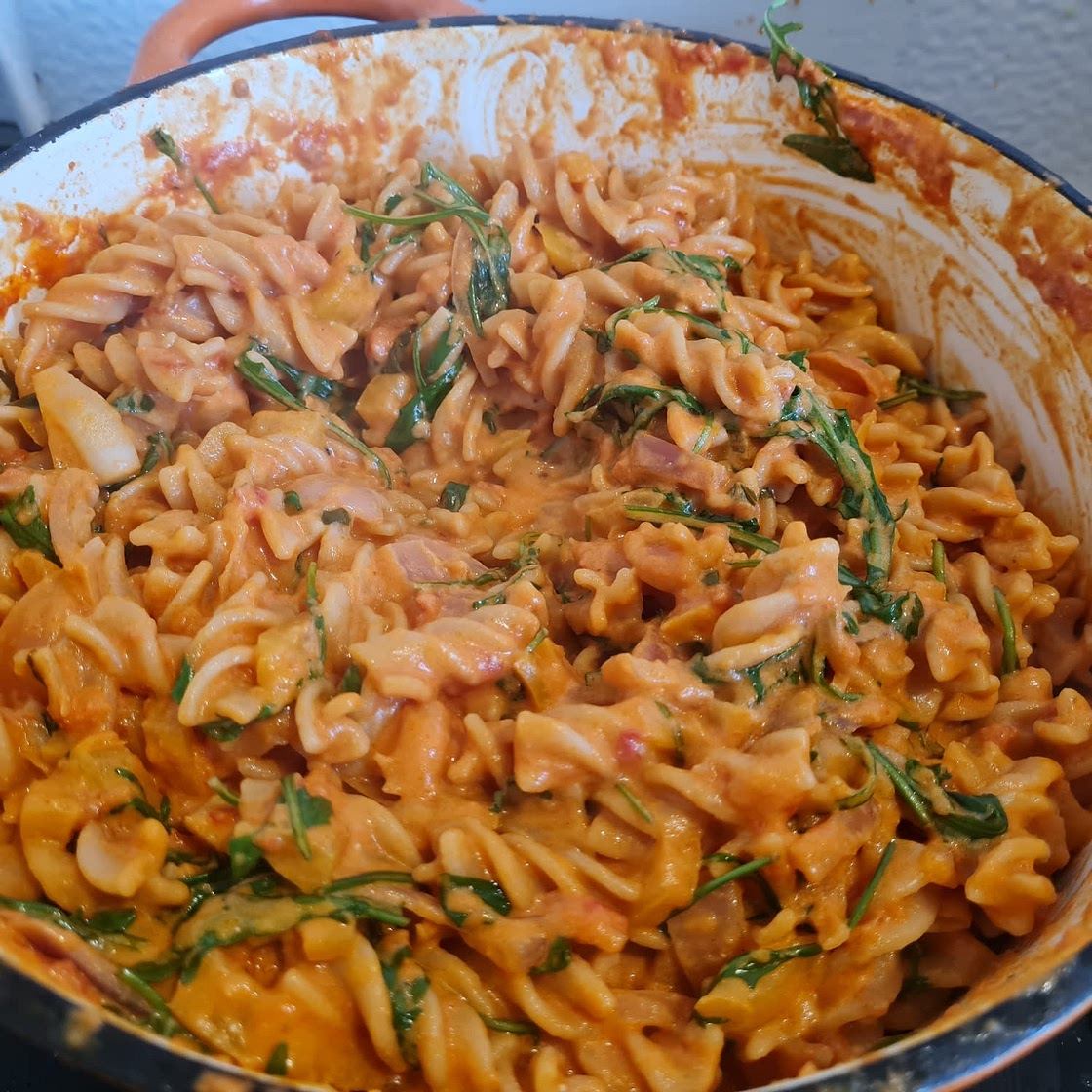 FUSILLI WITH MASCARPONE AND YELLOW PEPPER SAUCE WITH BASIL AND ROCKET