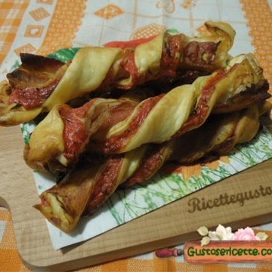Torciglioni pasta sfoglia bacon e zucchine - Gustose ricette di cucina