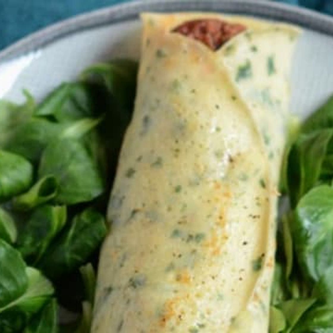 Crêpes salées à la sauce aux olives provençale