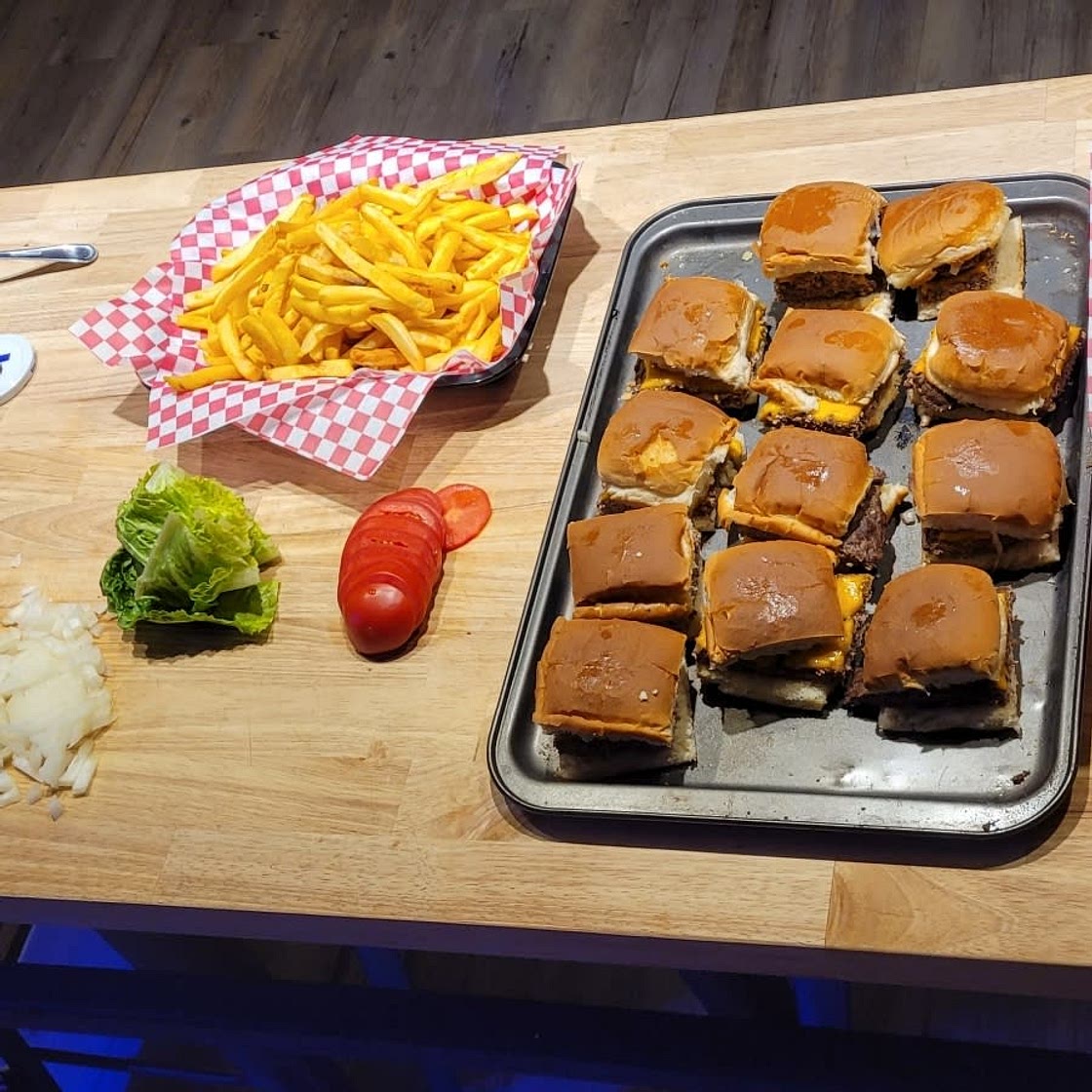 Sheet Pan Cheeseburger Sliders