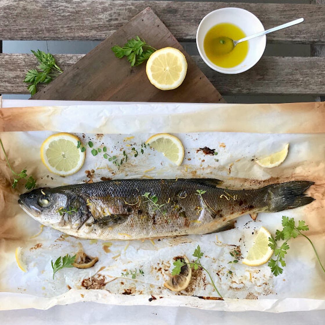 Greek Fish en papillote with oregano and lemon in 25 min.