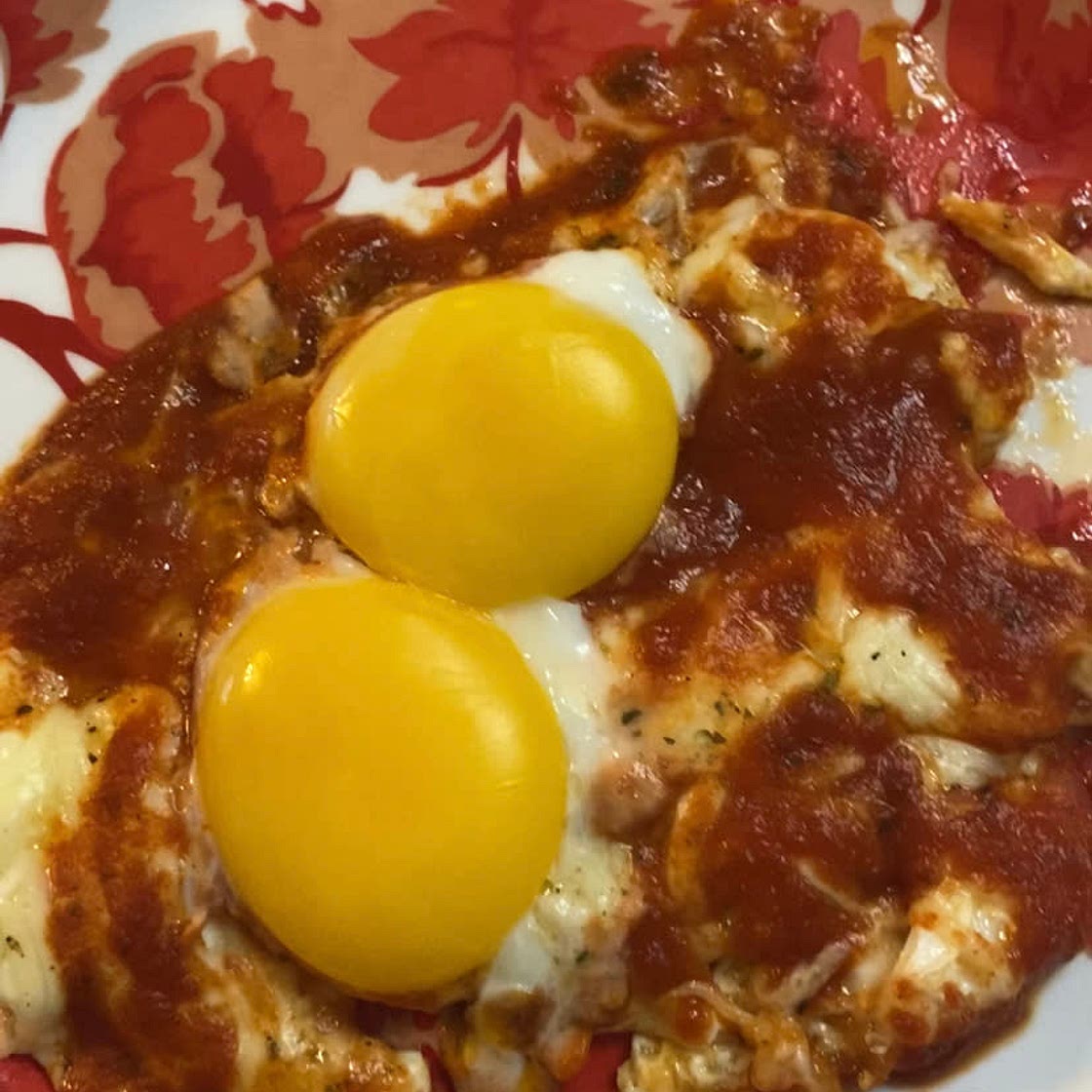 Cheesy pizza eggs