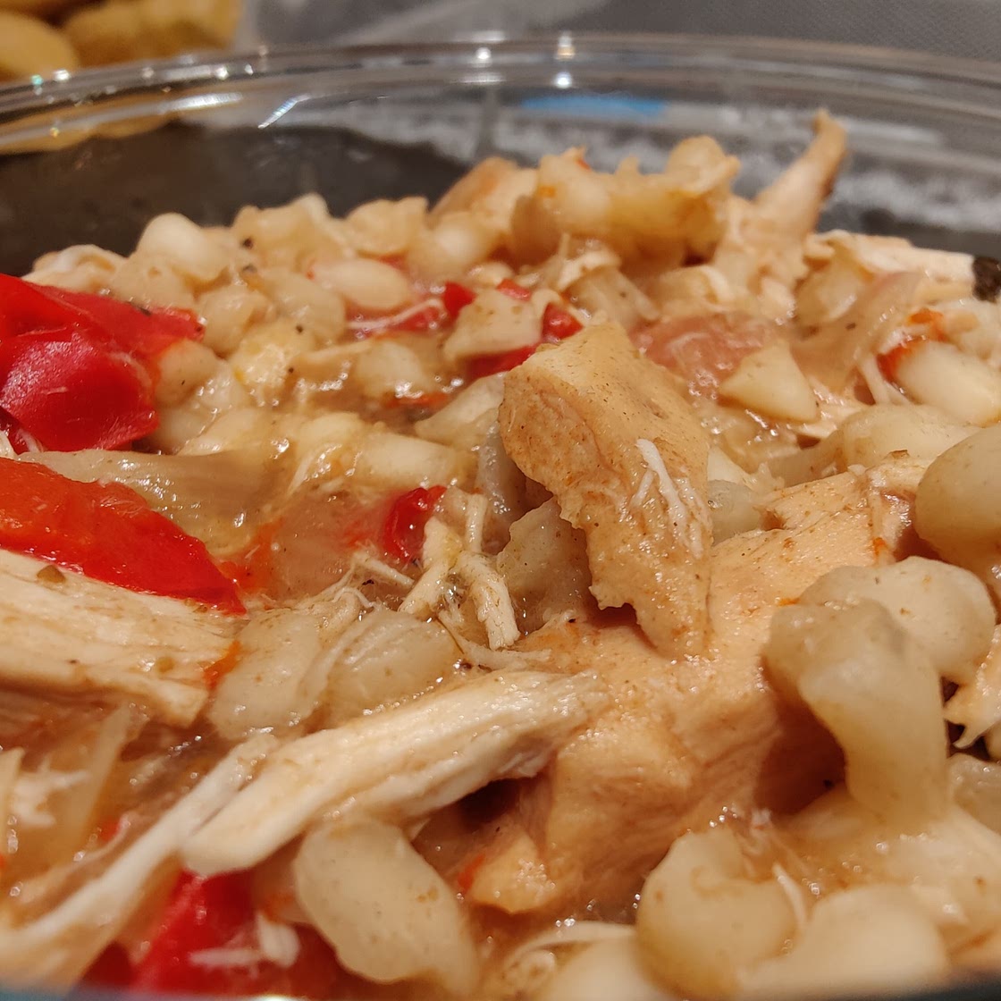 Slow cooker chicken pozole