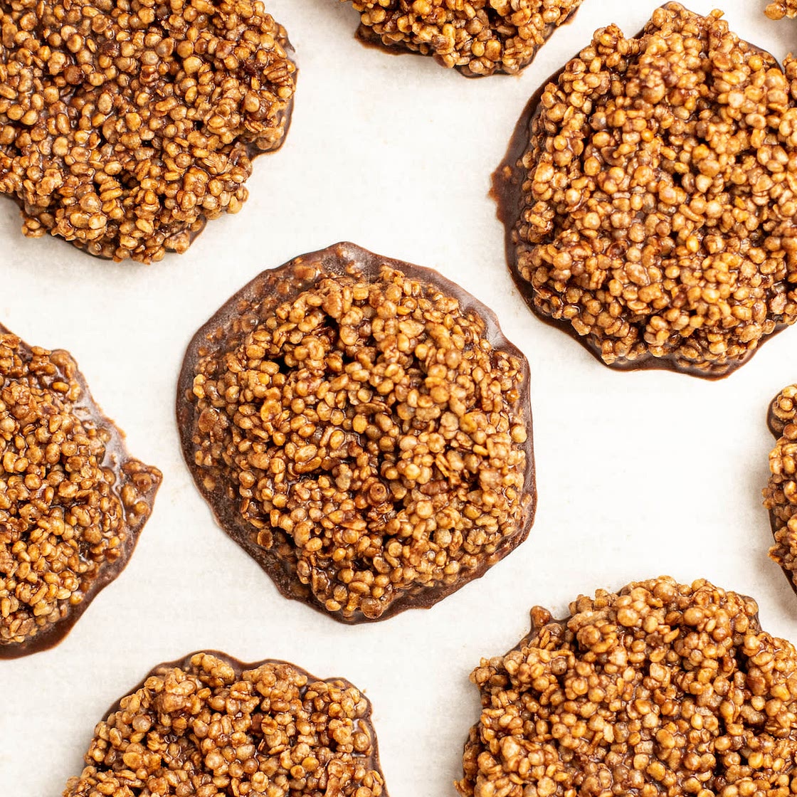 5-Min Crunchy Chocolate Quinoa Crisps