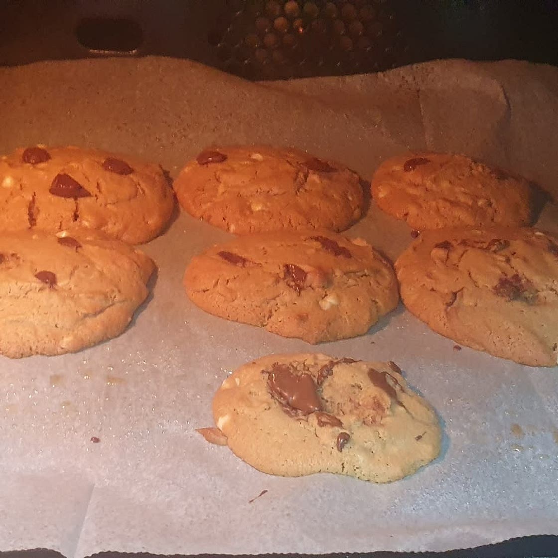 Thick & Chewy Peanut Butter Chocolate Chip Cookies