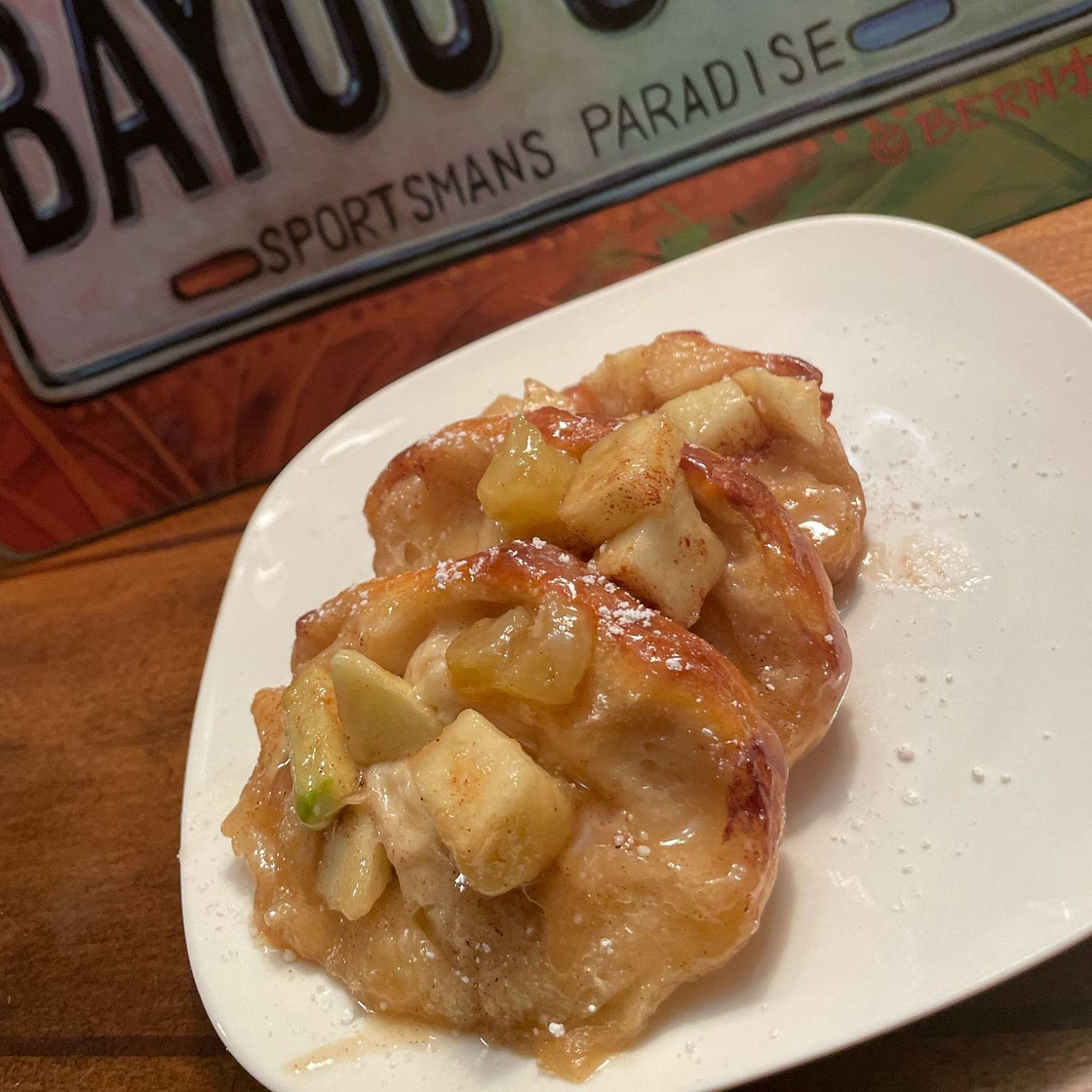 Air Fryer Crown Apple Pull Apart Bread