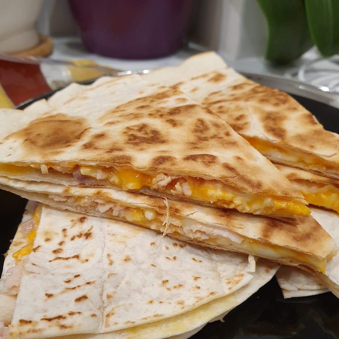 Tortilijos su sūriu