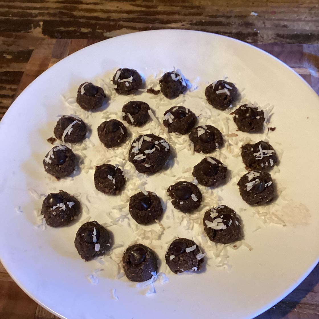 No bake keto brownie bites