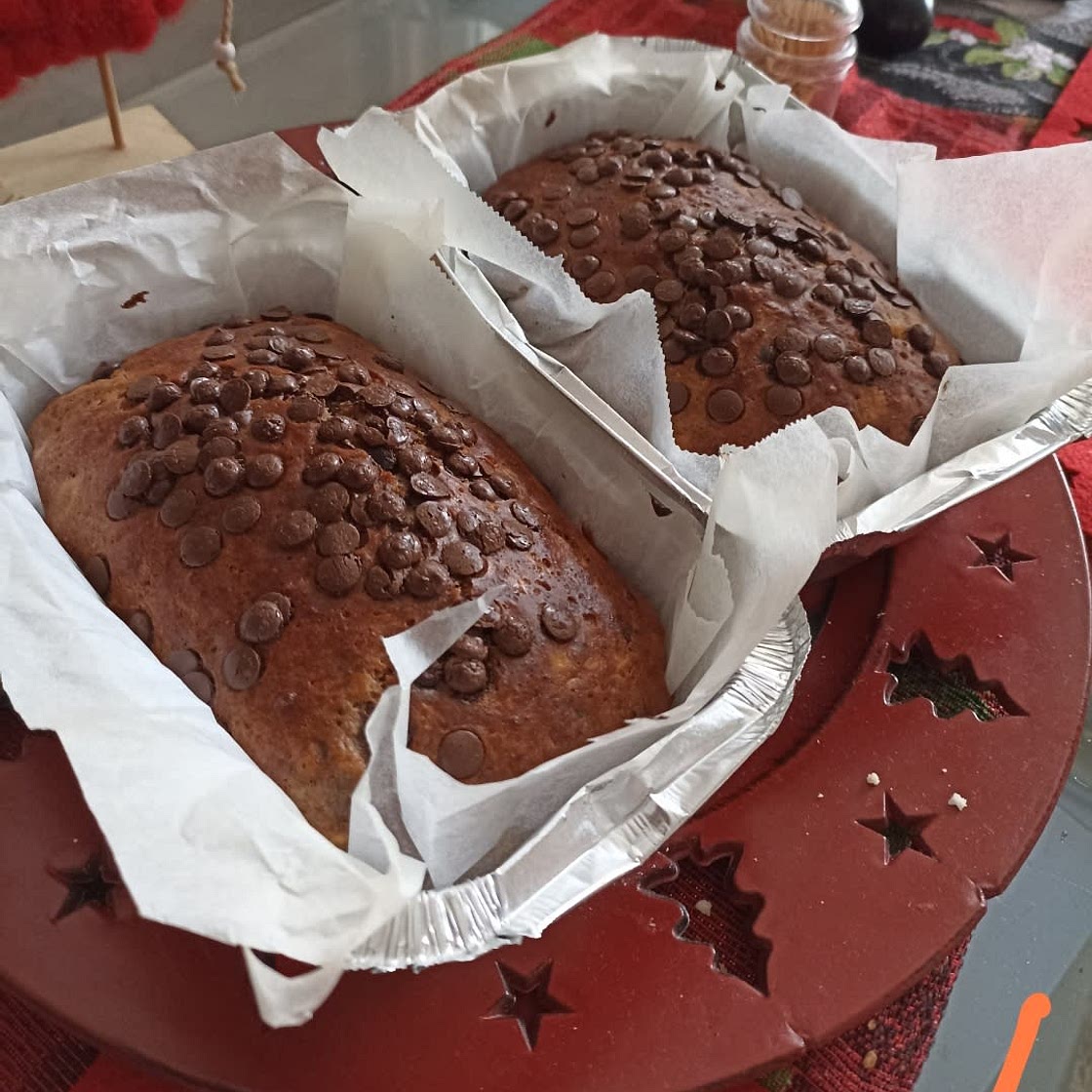 Banana bread with chocolate chips