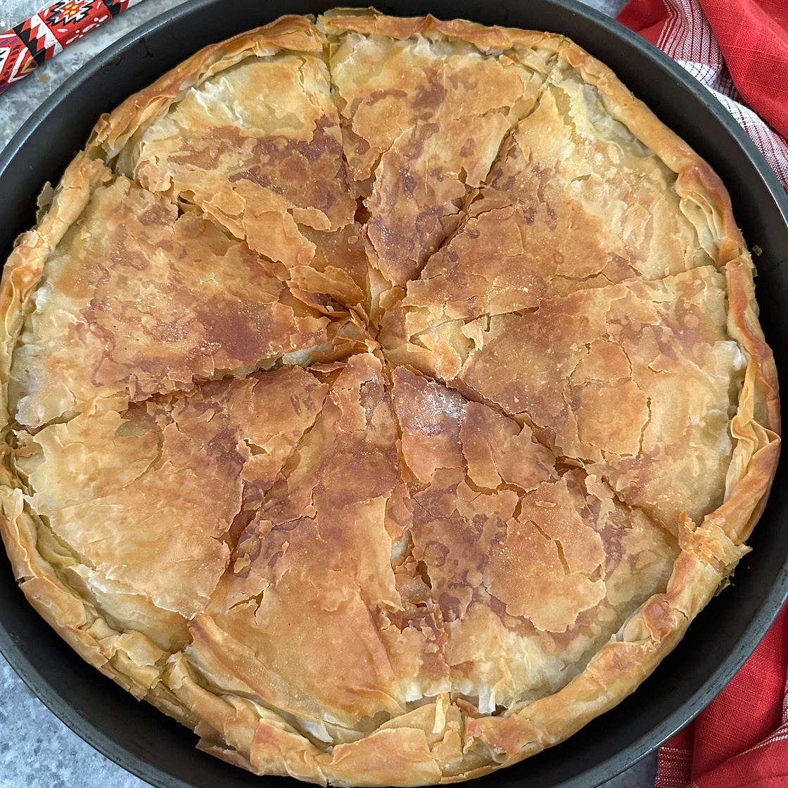 Albanian Phyllo Meat Pie (Byrek me Mish)