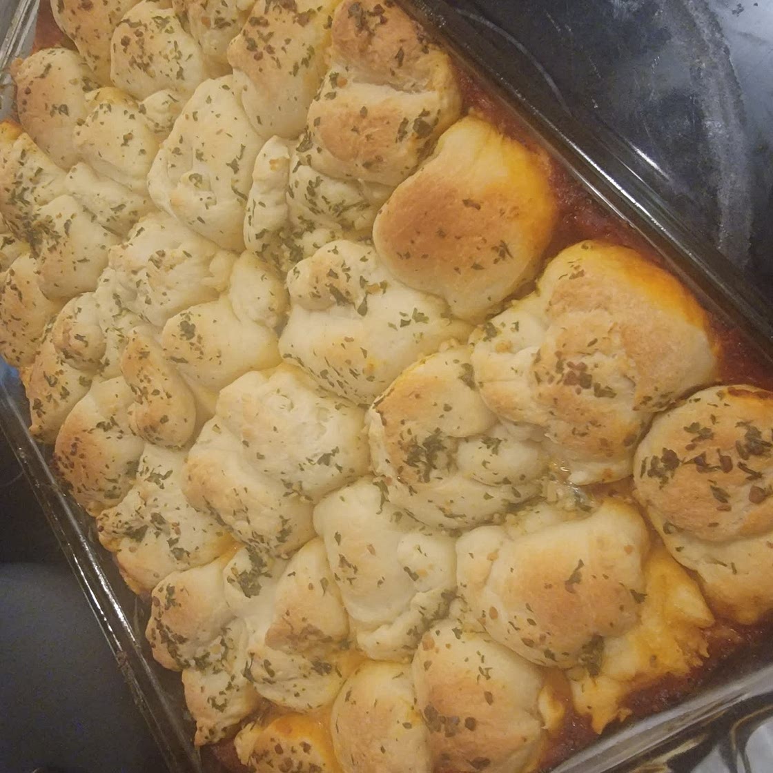 Garlic Bread Pepperoni Pizza Casserole