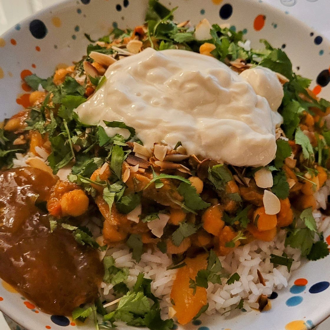 Chickpea curry (family fave)
