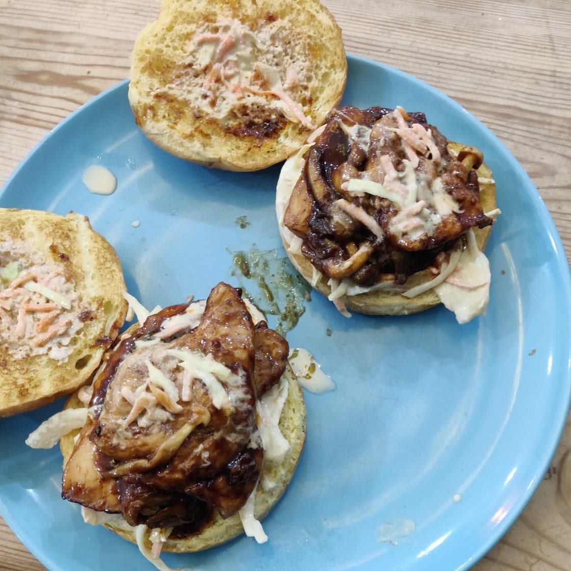 Hoisin chicken mushroom burger with Asian slaw (low sodium)