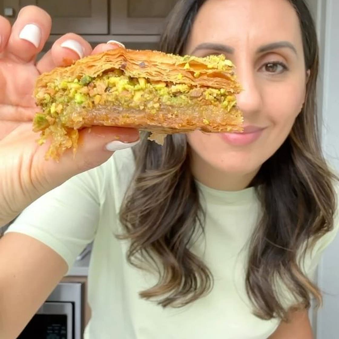 Making homemade baklava is easier than you think! You just need phyllo sheets, ghee, pistachios and sugar and the Lebanese touch is adding orange blossom simple syrup on top after it bakes. The sizzling sound is so satisfying! 🙌 INGREIDENTS ¾ cup ghee, me