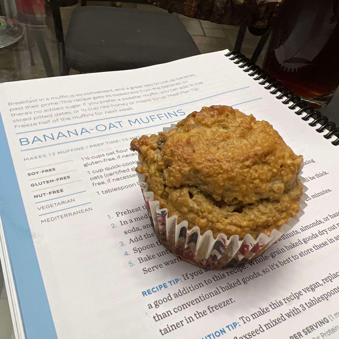 Banana-oat muffins