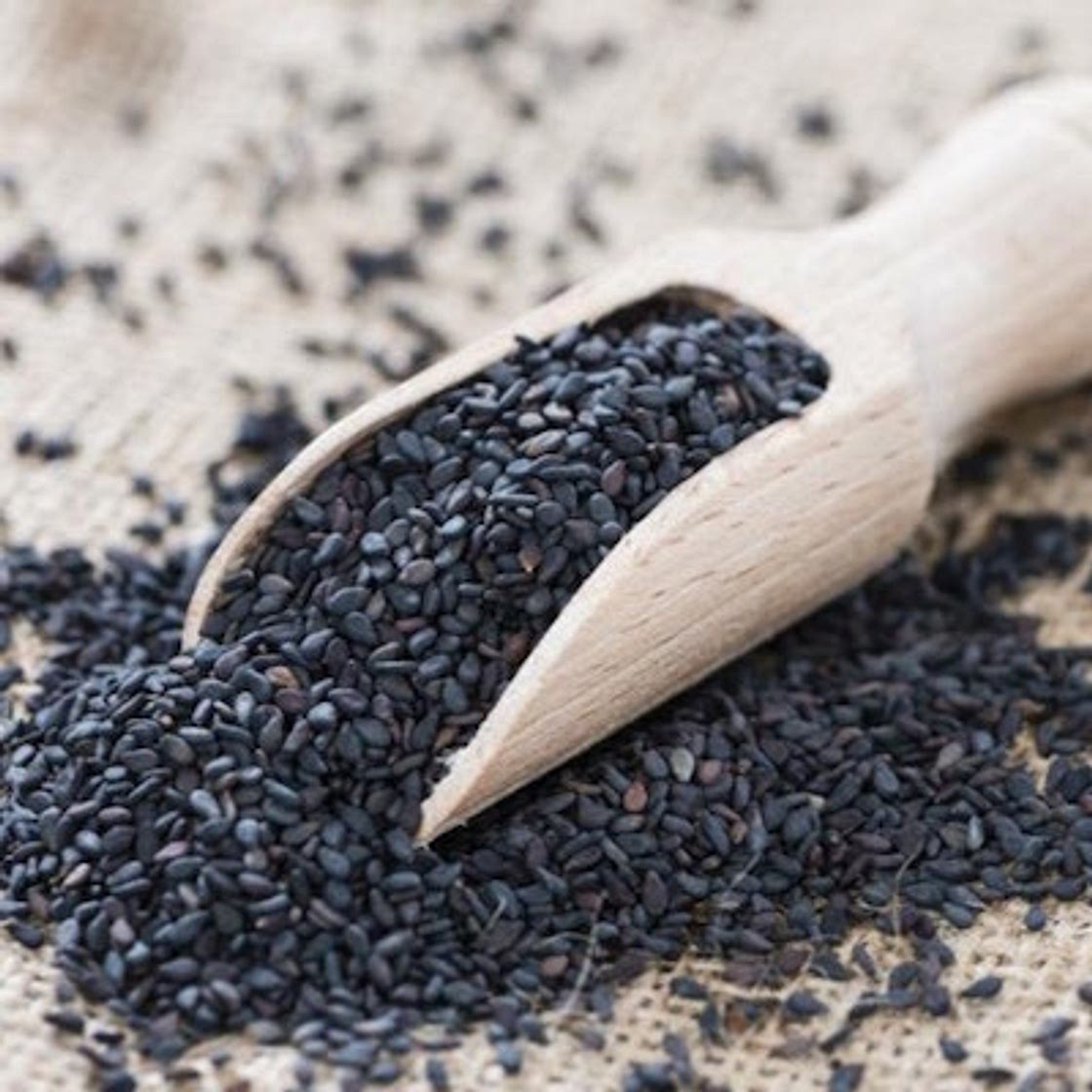 No More Chemical Hair Dye, Reverse Your Graying Hair Naturally With These