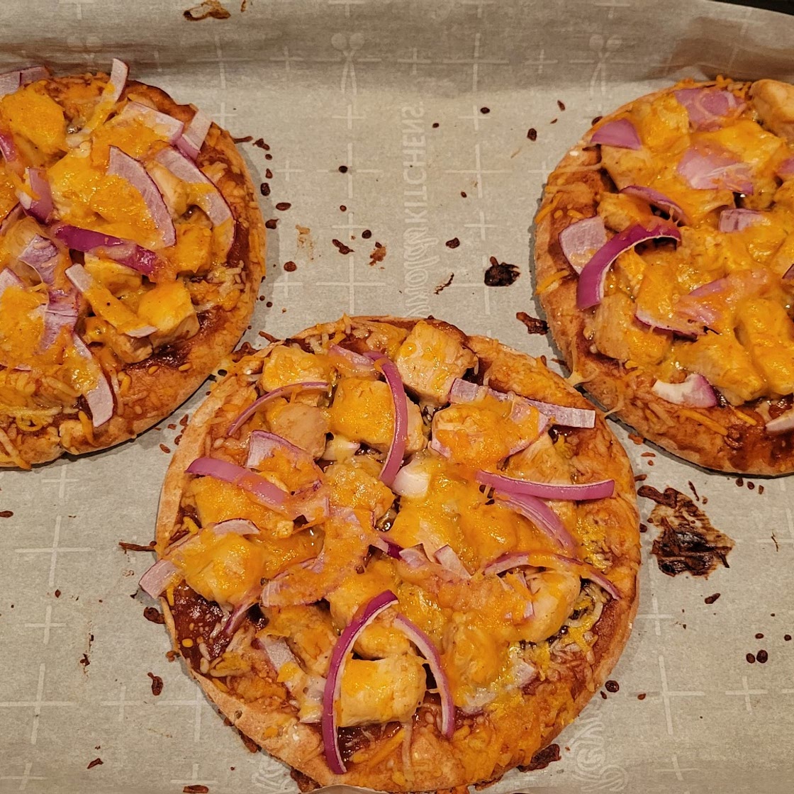 Barbecue Chicken Pita Pizza