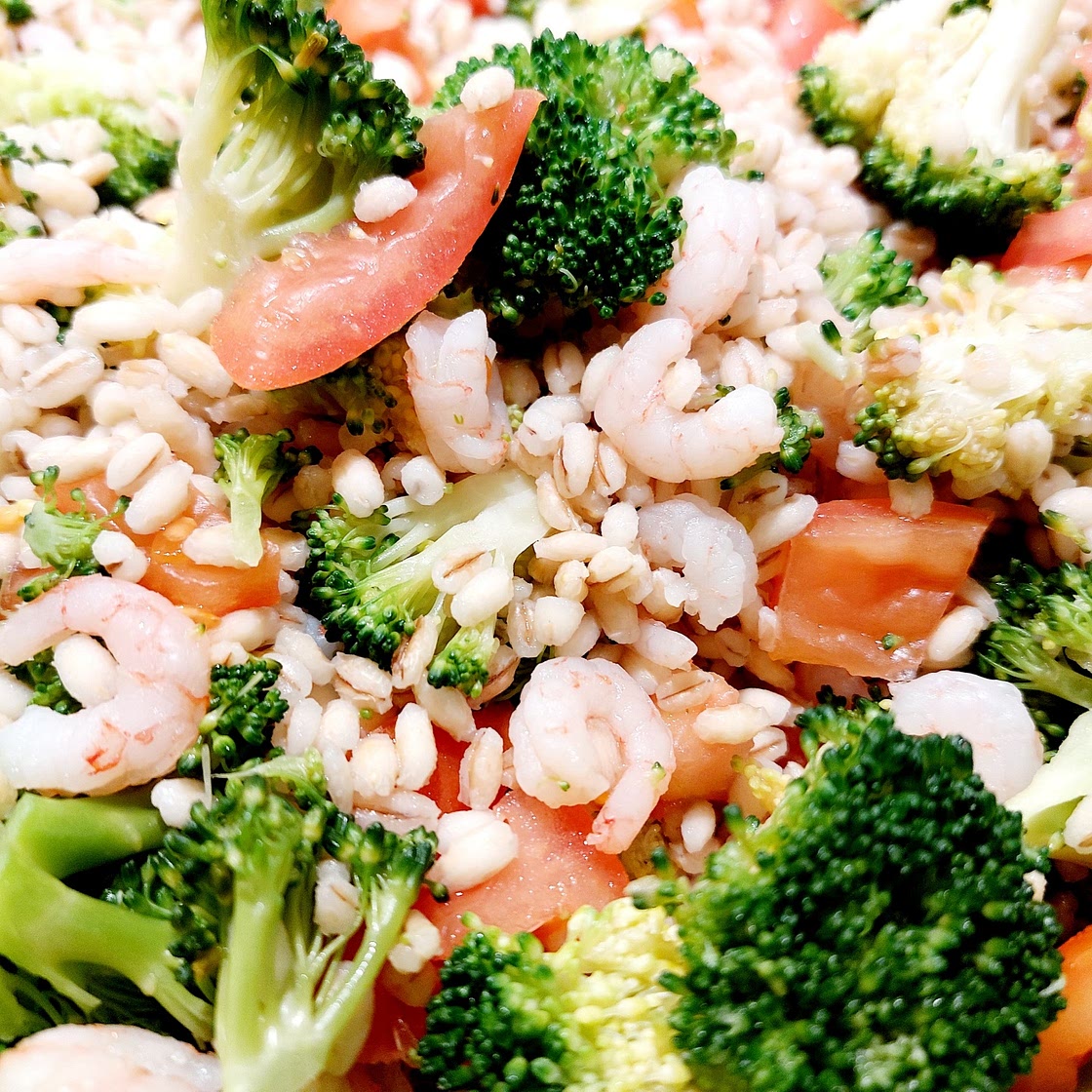 Barley salad - Broccoli, tomato and shrimps