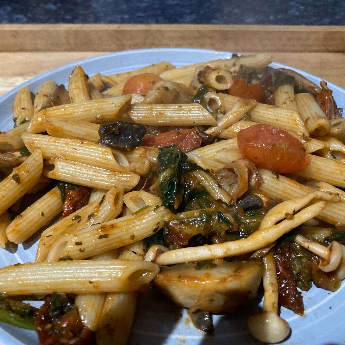 Quick Pasta with Tomatoes, Mushrooms and Spinach