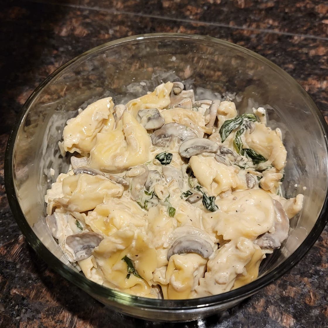 Creamy Spinach and Mushroom Tortellini with Caramelized Onions