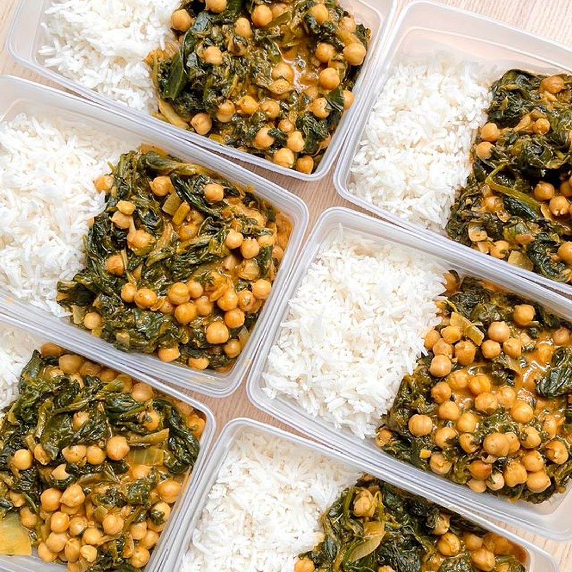 curry de pois chiche et d’épinards avec du riz