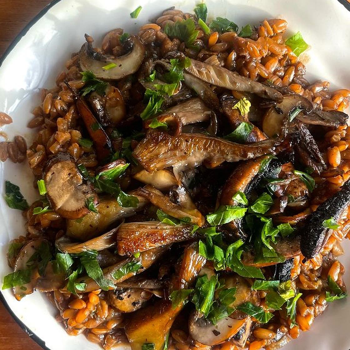 Spelt risotto with mushrooms (ZOE)