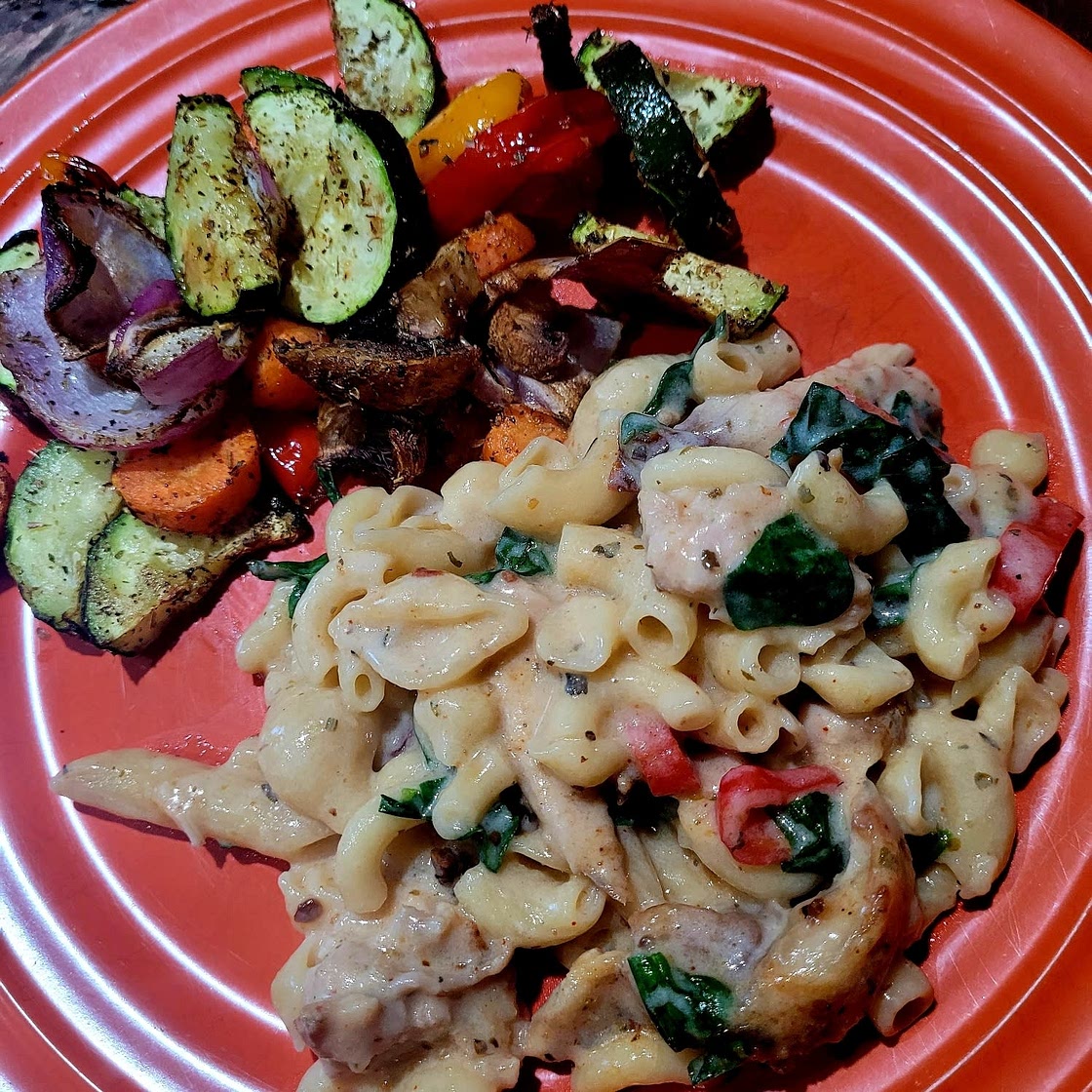 Healthy Tuscan Chicken Pasta {One Pot}