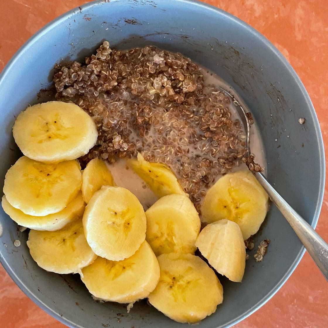 Dark Chocolate Quinoa Breakfast Bowl