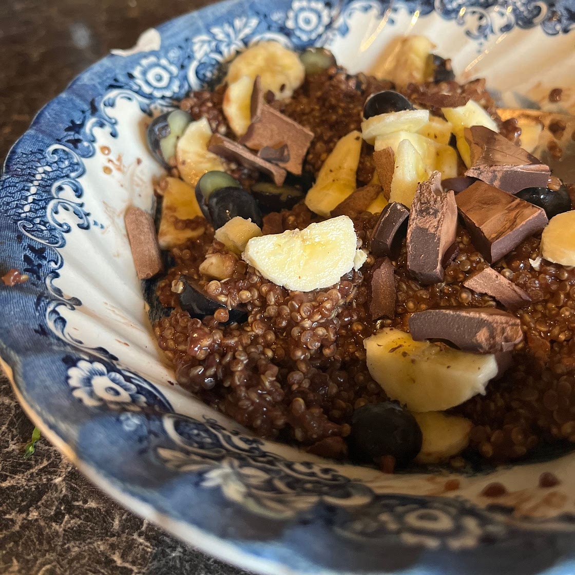 Dark Chocolate Quinoa Breakfast Bowl