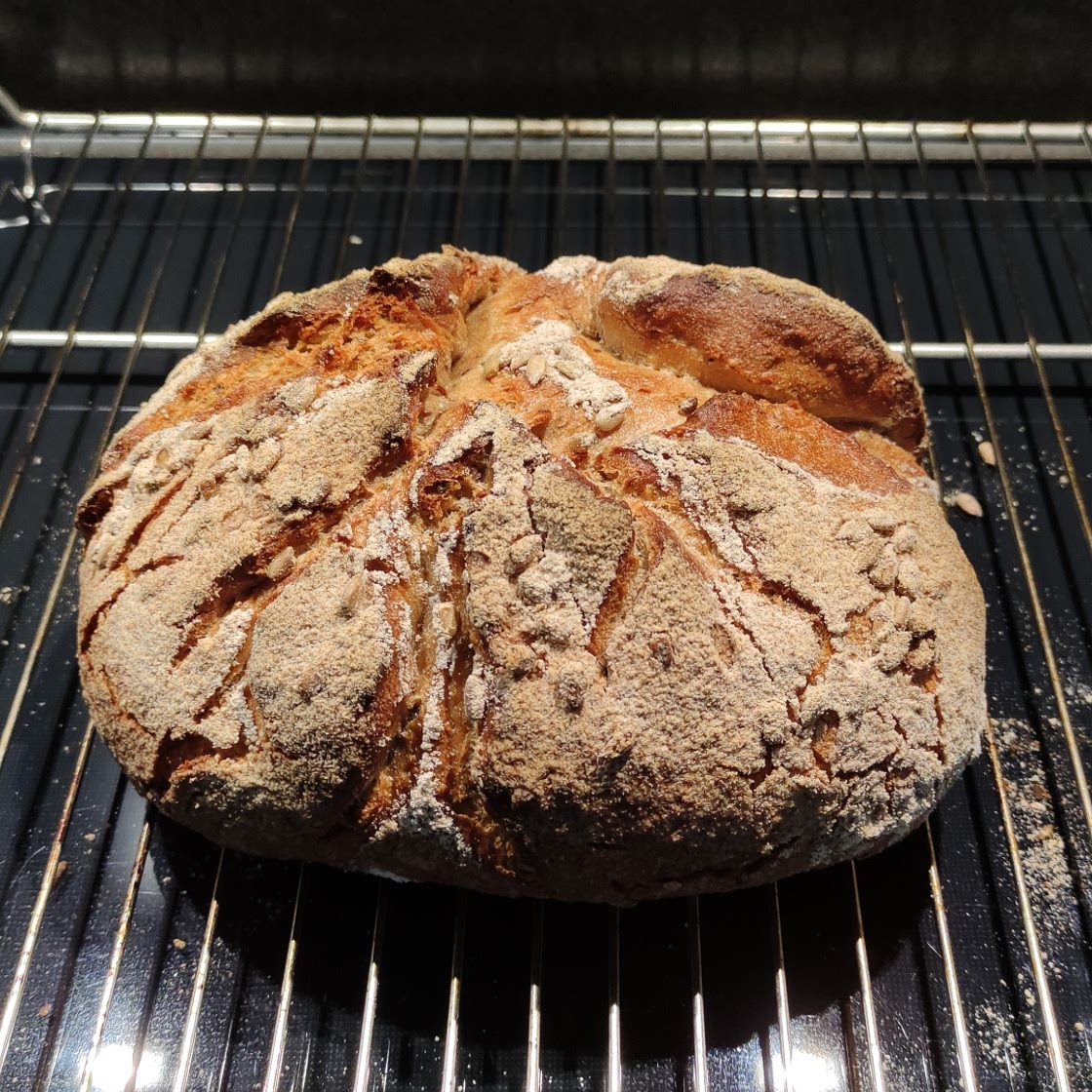 Dinkel Vollkorn Mischbrot mit wenig Hefe