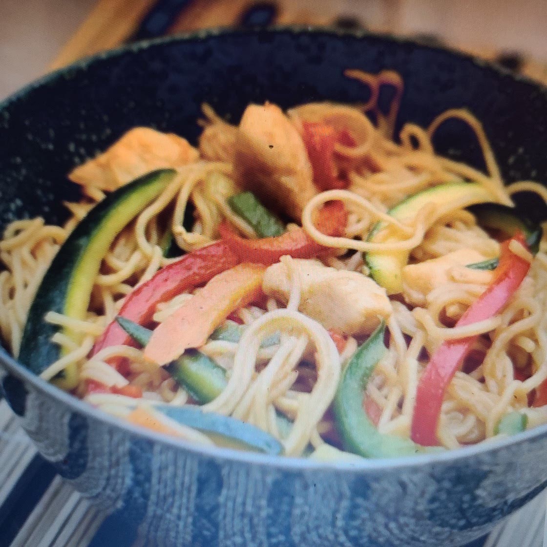 Wok aux légumes croquants nouilles