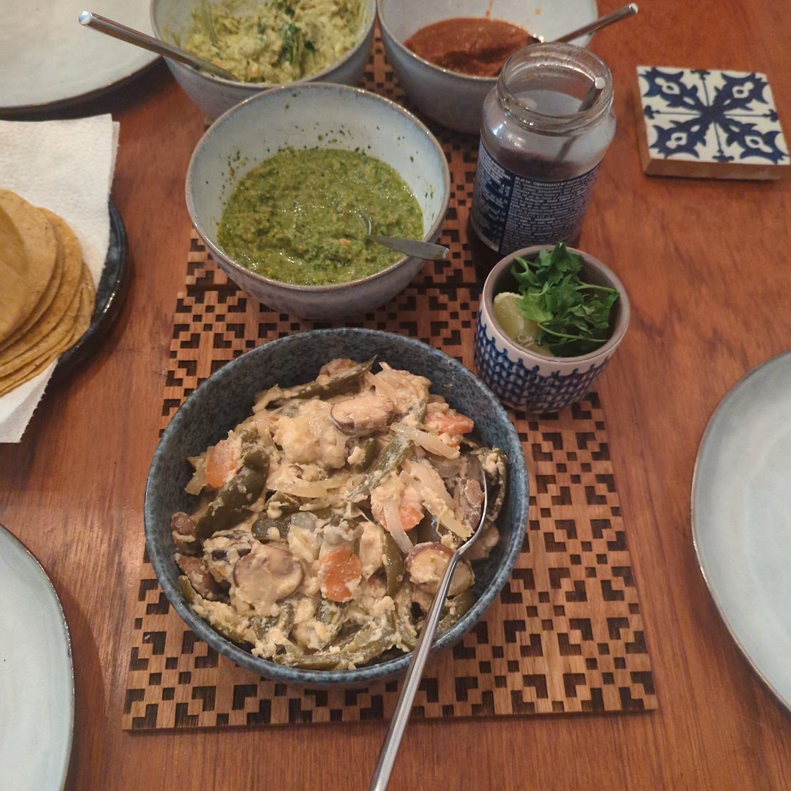 Rajas chillis and sour cream with aromatic herbs (tortilla filling)