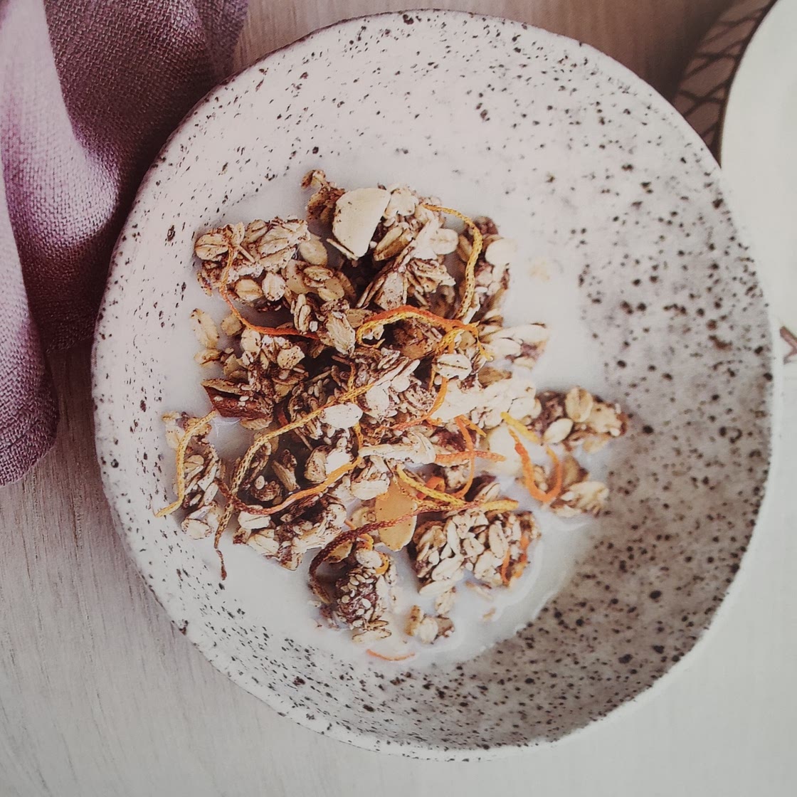 Nut and oat granola with orange zest - CSIRO Low Carb