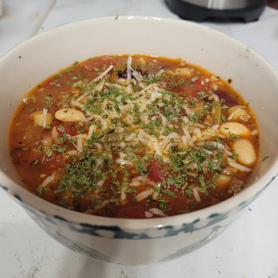 Pasta e Fagioli Soup {Olive Garden Copycat Recipe}