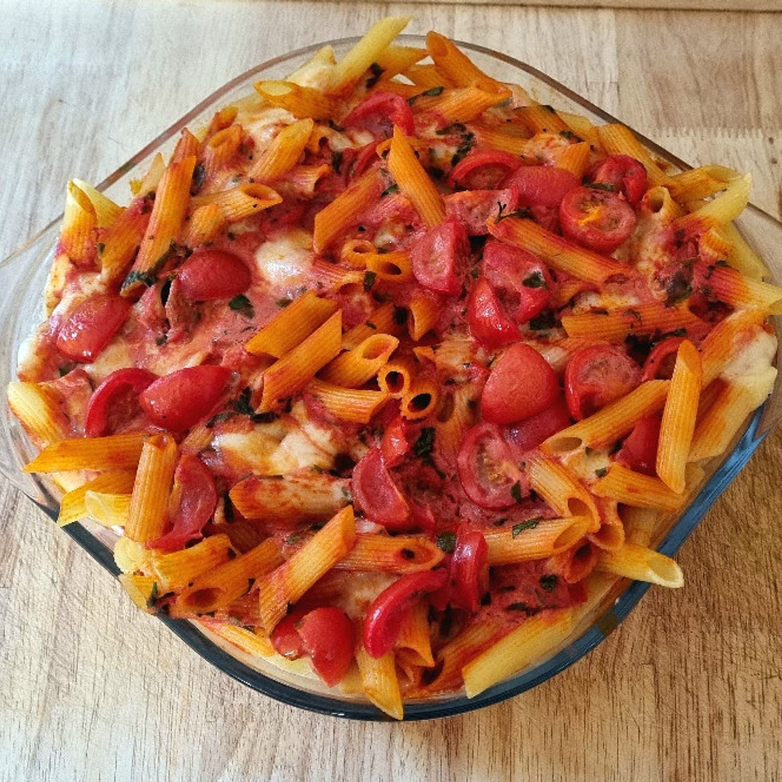 Vegetarischer Nudelauflauf mit Tomate-Mozzarella
