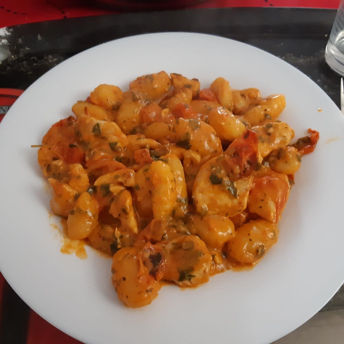 Gnocchis aux tomates et à la saucisse italienne