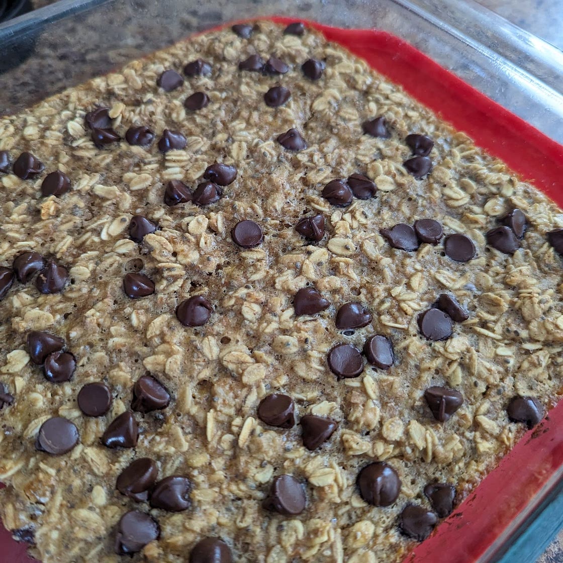Peanut Butter and Banana Baked Oatmeal {Freezer Meal}
