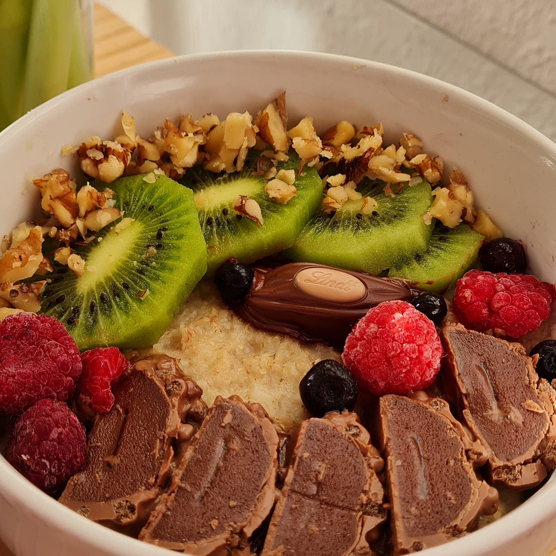 kiwi chocolate porridge