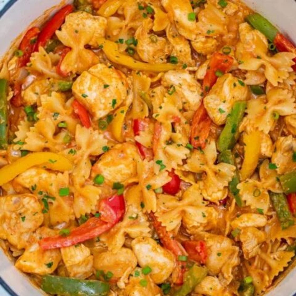 One Pot Chicken Fajita Pasta Recipe