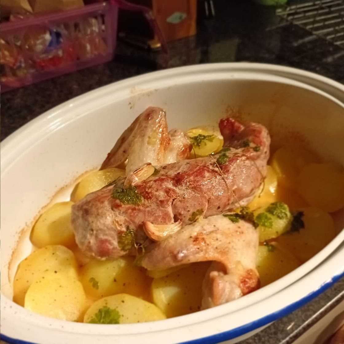Cerdo cocido a fuego lento a la col