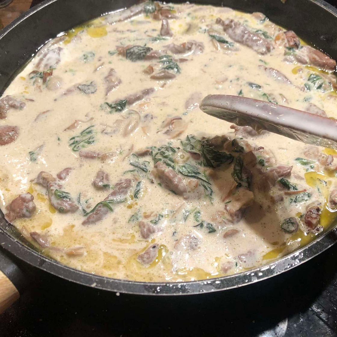 Creamy  mushroom & Spinach stroganoff