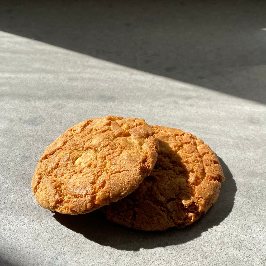 white chocolate macadamia cookies 🍪