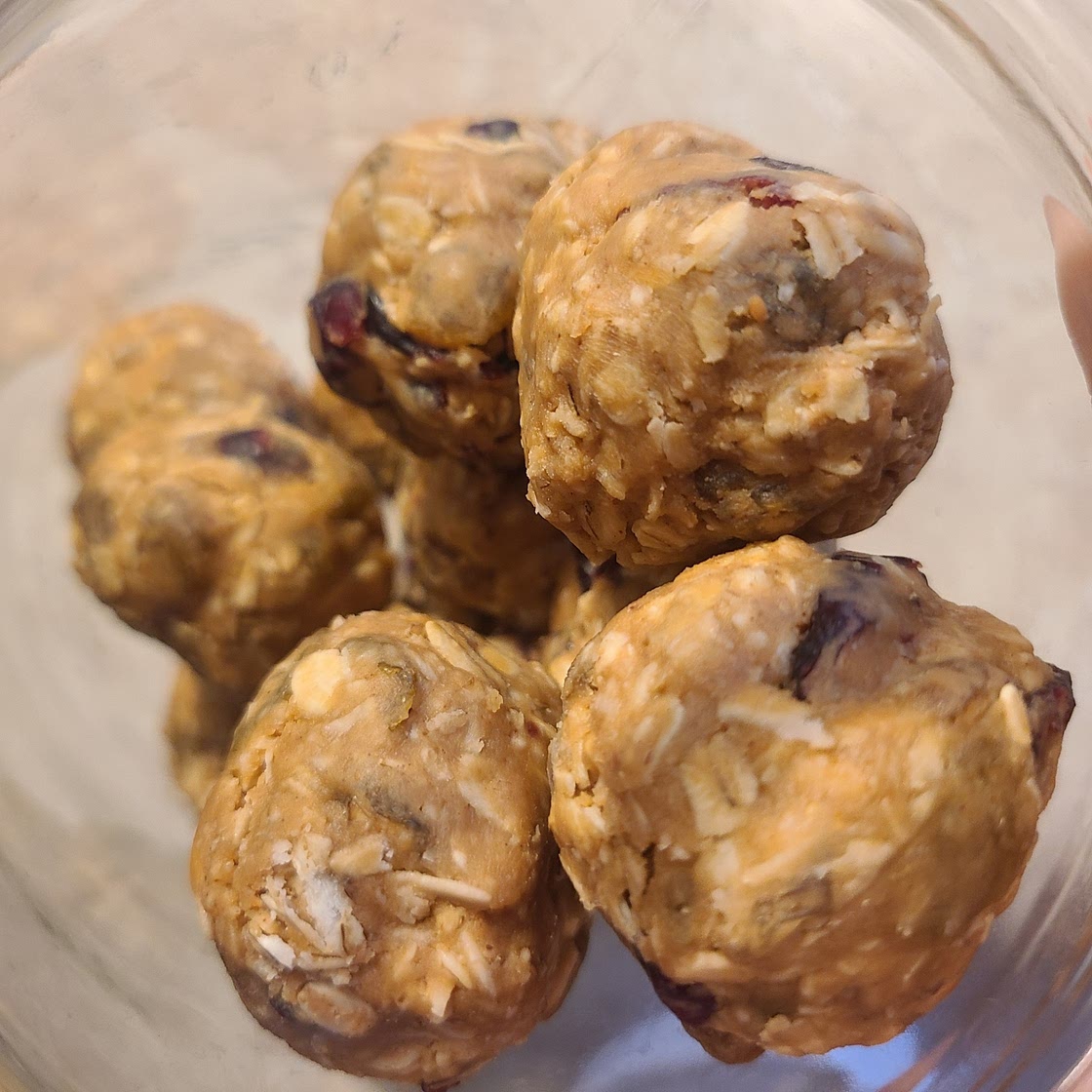 Peanut Butter and Jelly Oat Bites