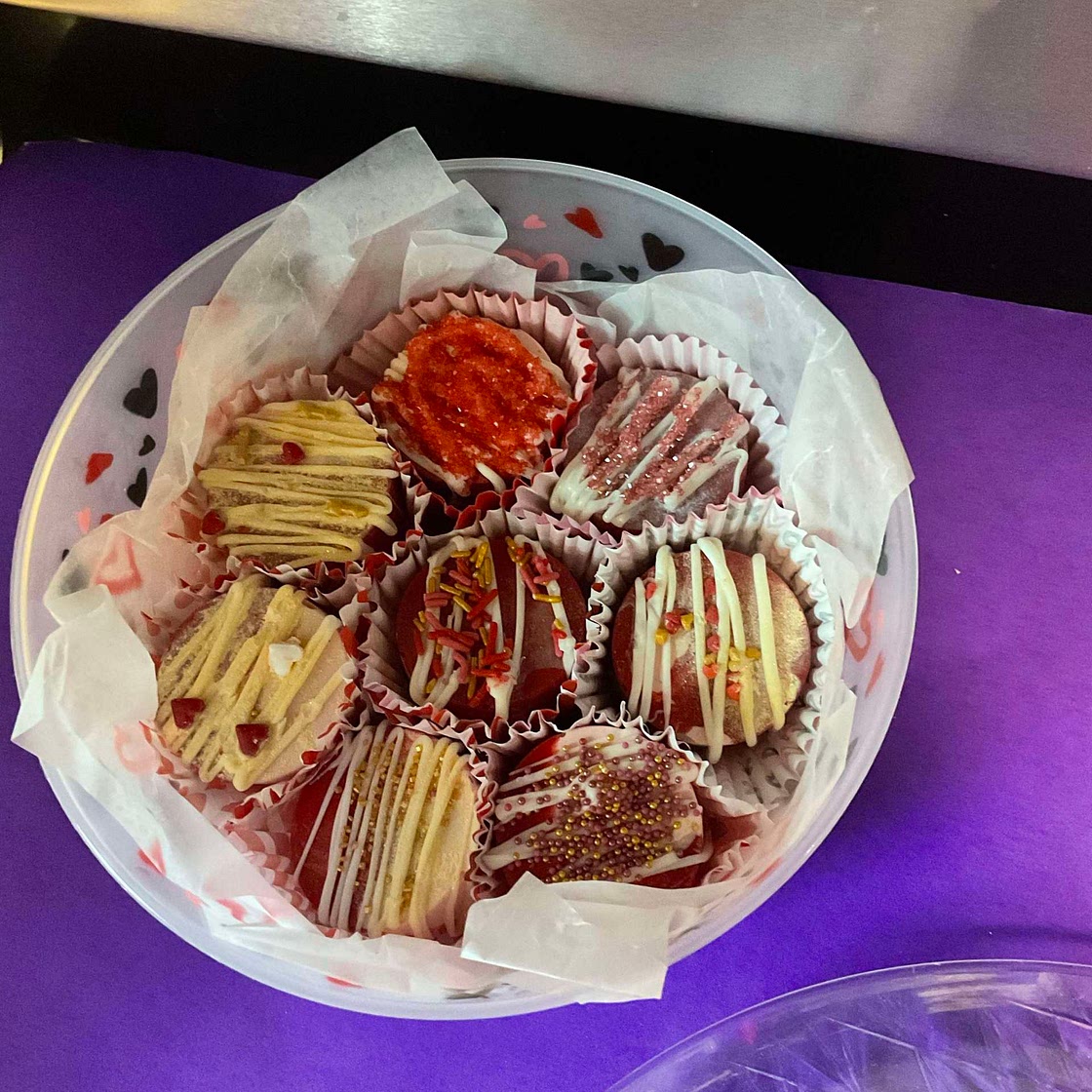 Choclate covered Oreos Valentine’s Day