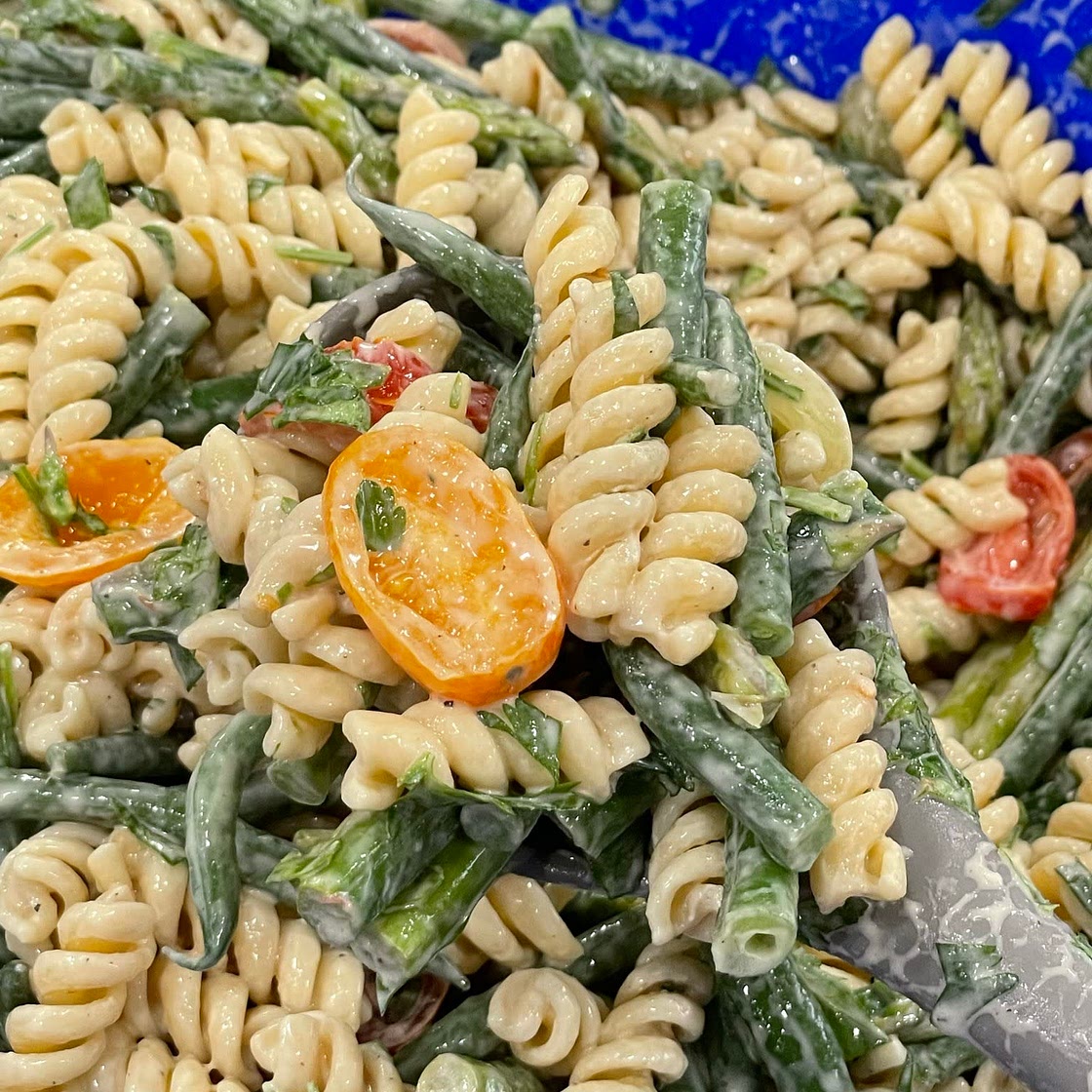 Middle eastern pasta salad
