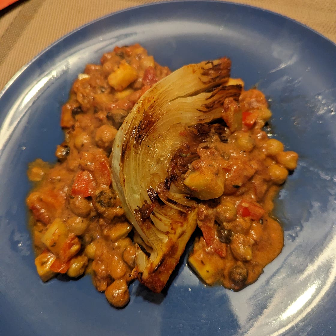 Braised cabbage with chickpeas