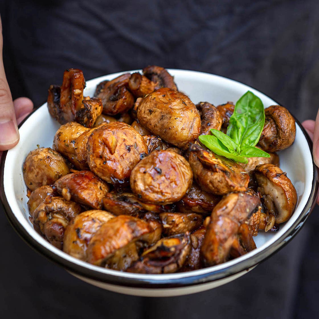 Champignons frais rôtis au four